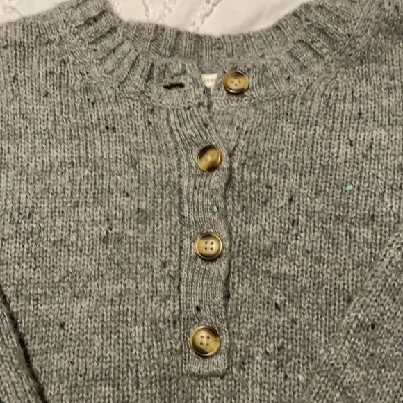 Women’s American Eagle knit sweater - Picture 2 of 3